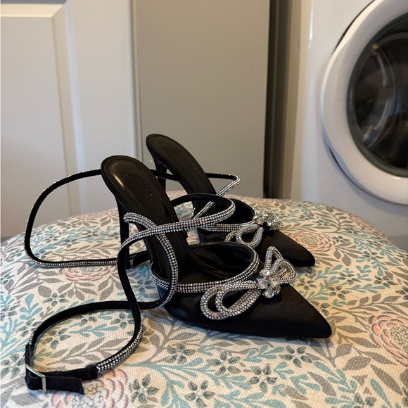 Liliana Shoes - Liliana Black and Silver Bow Heels